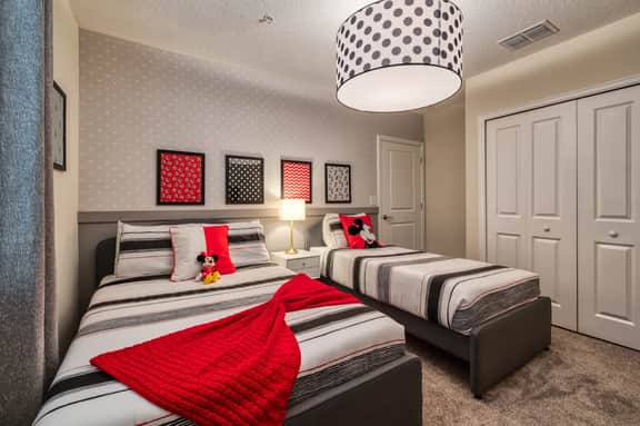 Modern Condo with Mickey Room, a Family Paradise