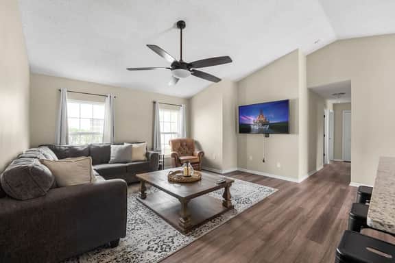 New Listing Pool and Game Room 4BR