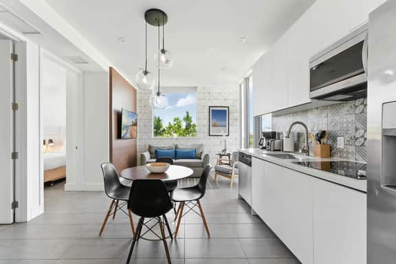 SoBe 2 Bedroom Near Ocean Drive