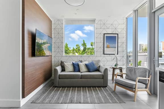 SoBe 2 Bedroom Near Ocean Drive