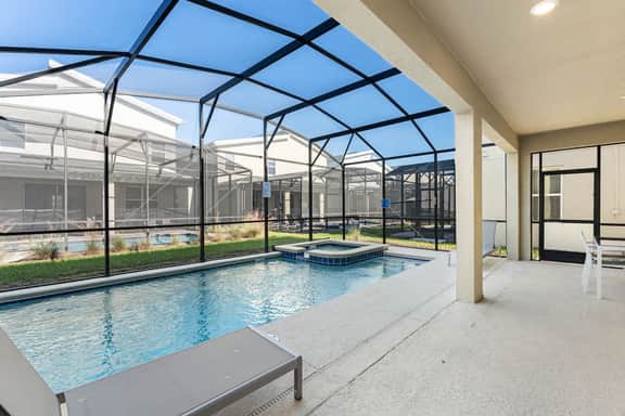 Sophisticated 6BR at Storey Lake