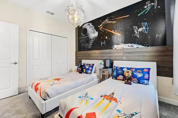 Sophisticated 6BR at Storey Lake