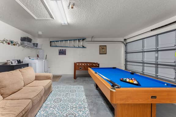 Spacious 4BR Home, Pool, Games, Pets Welcome