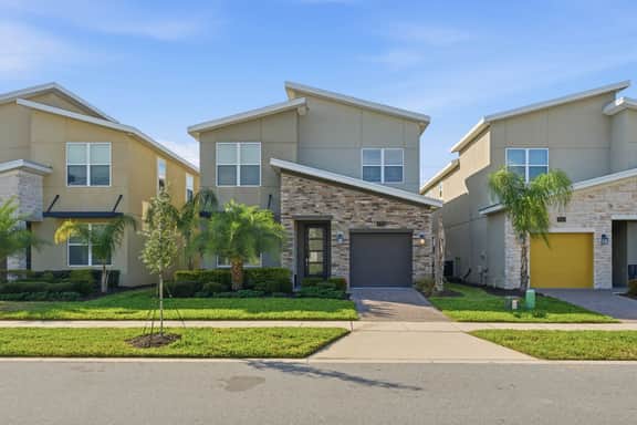 Spacious 5BR Home with Pool near Disney