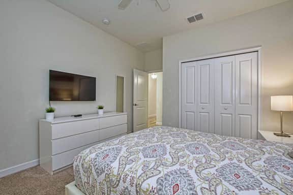 Spacious 6 Bed Home with Pool in Storey Lake