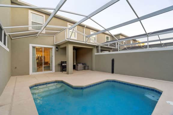 Special 4bedroom TH w-private pool next to Disney