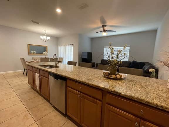 Storey Lake 4BR Retreat, Private Pool, Sleeps 10