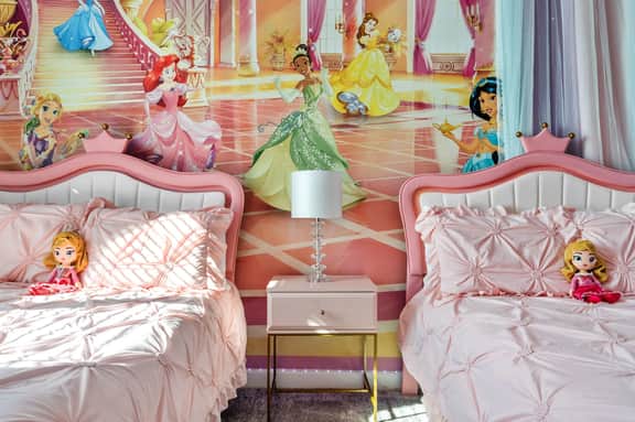Stylish 5BR Home with Themed Bedrooms