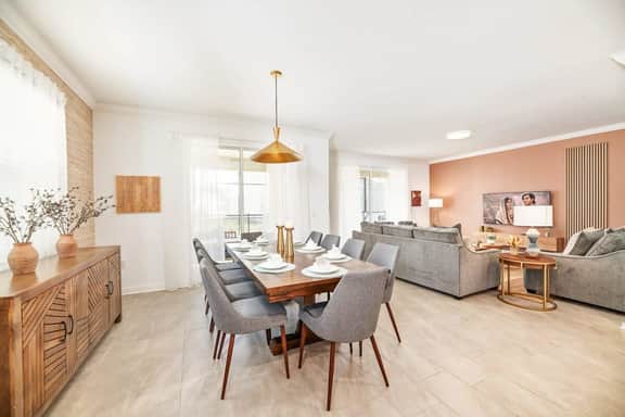 Super luxury home, private pool, premium location