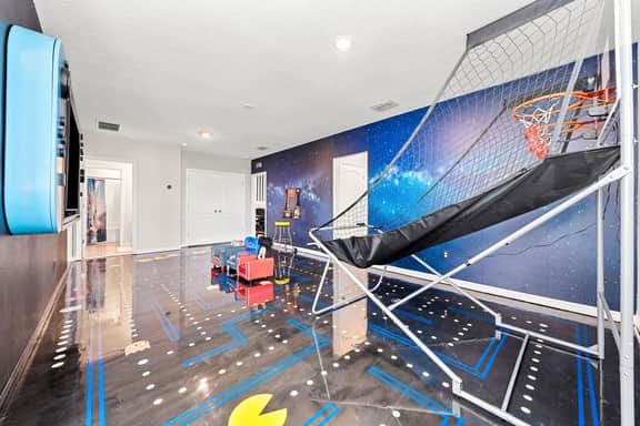 Themed 6BR Home, Game Room, Pool, Sleeps 16