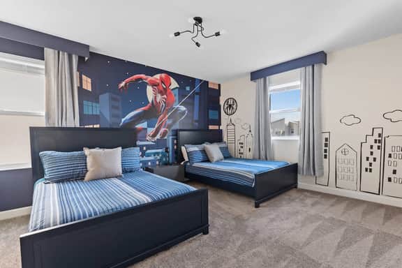 Themed 7Bedroom and Pool 18 guests