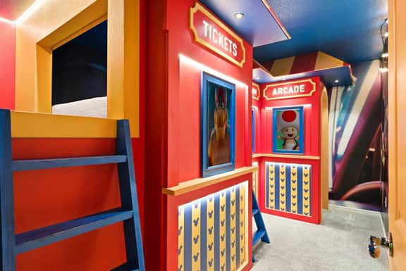Unique Luxury Villa, Pool, Games and Themed Beds