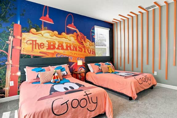 5BR Home, Private Pool, Chic Decor, Themed Rooms