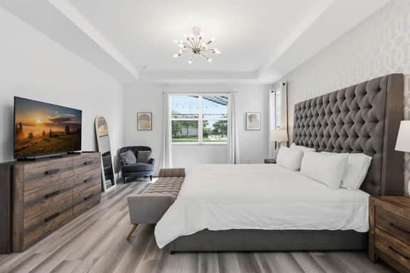 Stunning Retreat, Private Pool, Perfect Location - Image 4