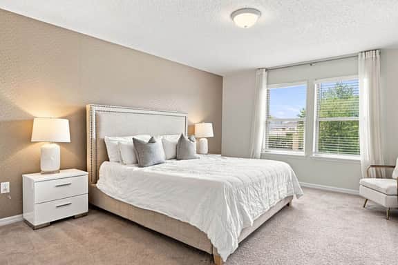 Premium 5-Bed Townhome, Themed, Perfect Location - Image 5