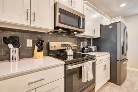 Lake View Family Escape, 2BR, Close to Disney - Image 5