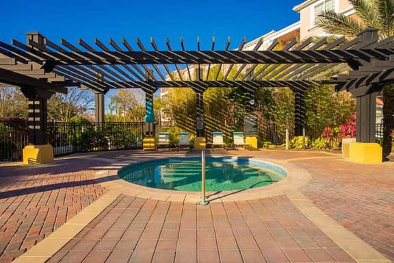 Prime Location-Spacious Condo for 8 Guests - Image 5