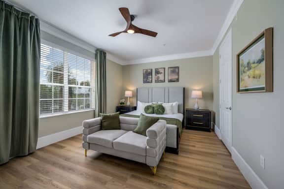 Upscale Vista Cay 3BR with Resort Pool View - Image 4