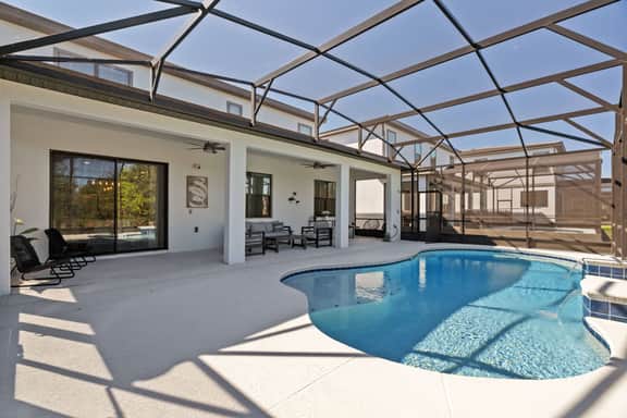Stunning 6BR, Private Pool, Prime Location - Image 4
