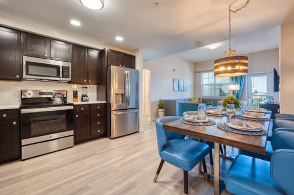 Cozy 2BR condo, Comfort and Prime Location - Image 2