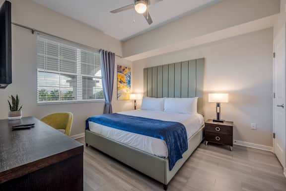Spacious 3BR, Near Parks and Convention Center - Image 3