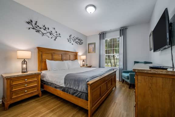 The Orlando Vacation and Work Spot, 3BR, Sleeps 8 - Image 4