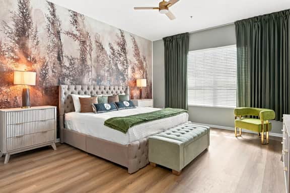 Designer Luxury 3BR, Stunning Lake View, Vista Cay - Image 3