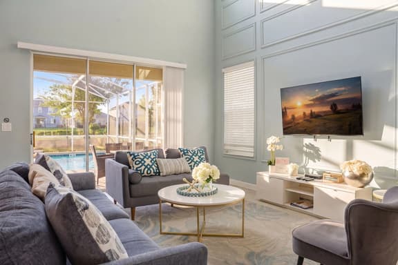 5BR Family Home, Pool, Theme Beds, Space, Location
