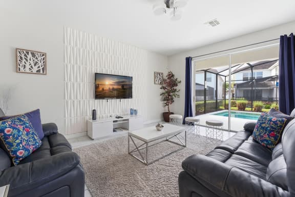 Amazing Home, 14 guests, Pool, Steps to Clubhouse