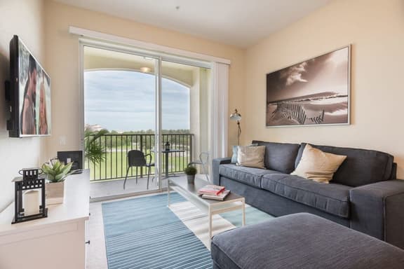 Beautiful Modern Condo in Prime Location
