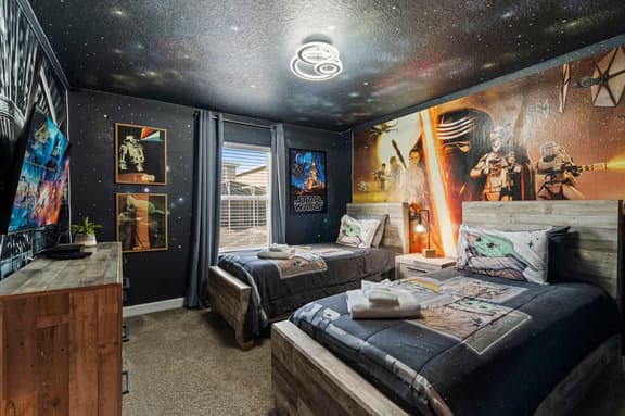 Chic 4BR Home with Mickey & Star Wars Rooms