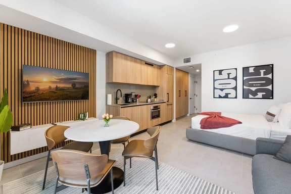 Chic Studio in Downtown Miami with Top Amenities