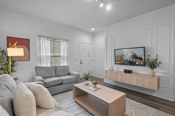 Comfort and Style, 3BR Near Disney, Sleeps 8
