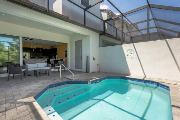 Comfortable Vacation Home up to 10 People