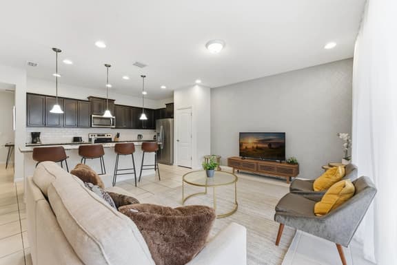 Cozy and Spacious 5BR with Pool Near Disney Parks