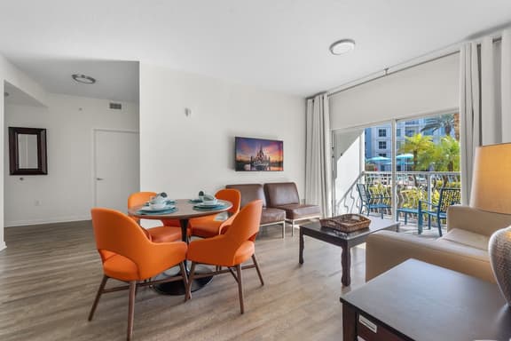 Hotel Apt at Celebration 10 min from Disney