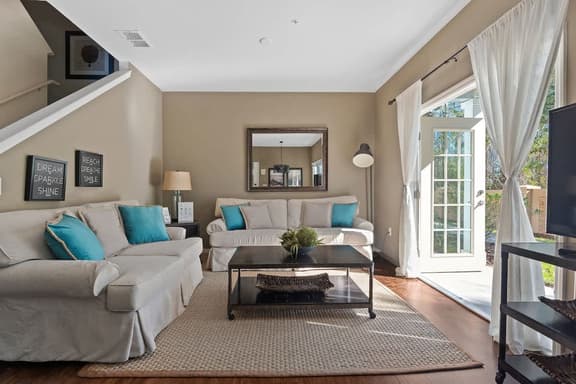 Kissimmee 4BR Townhouse: Perfect for families!