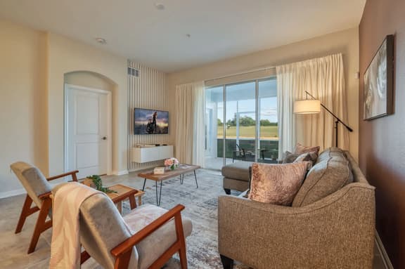 Modern Condo with Mickey Room, a Family Paradise