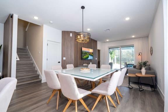 Spacious & Modern 4BR Near Theme Parks