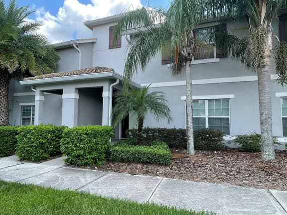 Storey Lake 4BR Retreat, Private Pool, Sleeps 10