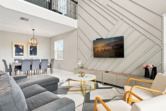 5BR Home, Private Pool, Chic Decor, Themed Rooms